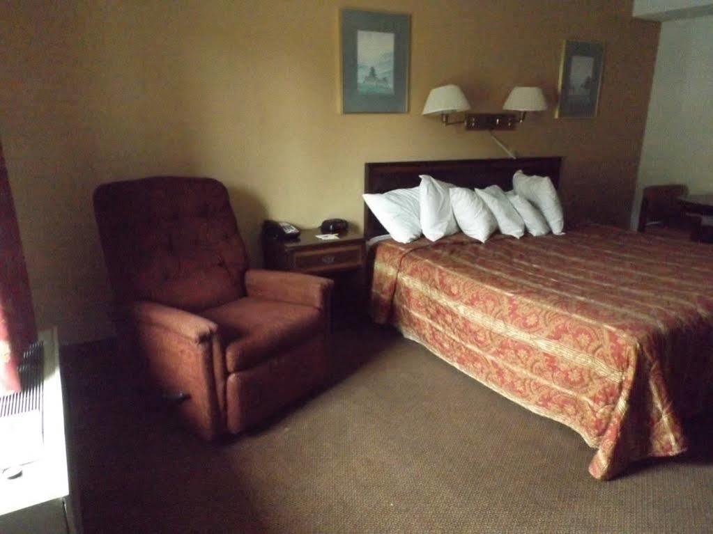 Scottish Inns Sturbridge Exterior foto