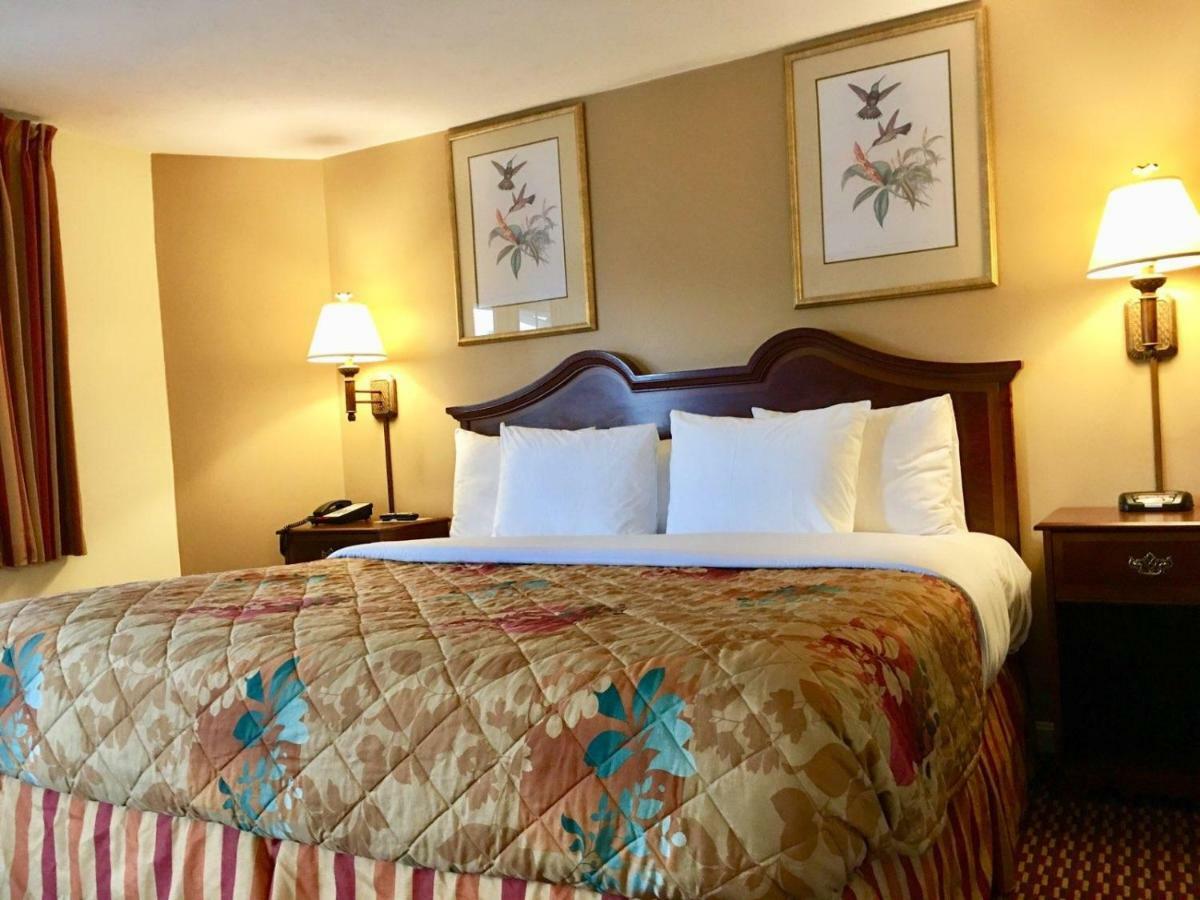 Scottish Inns Sturbridge Exterior foto