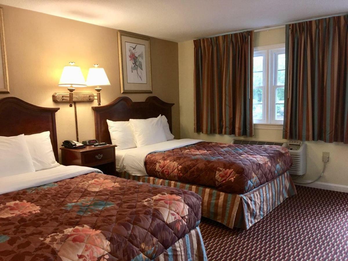 Scottish Inns Sturbridge Exterior foto