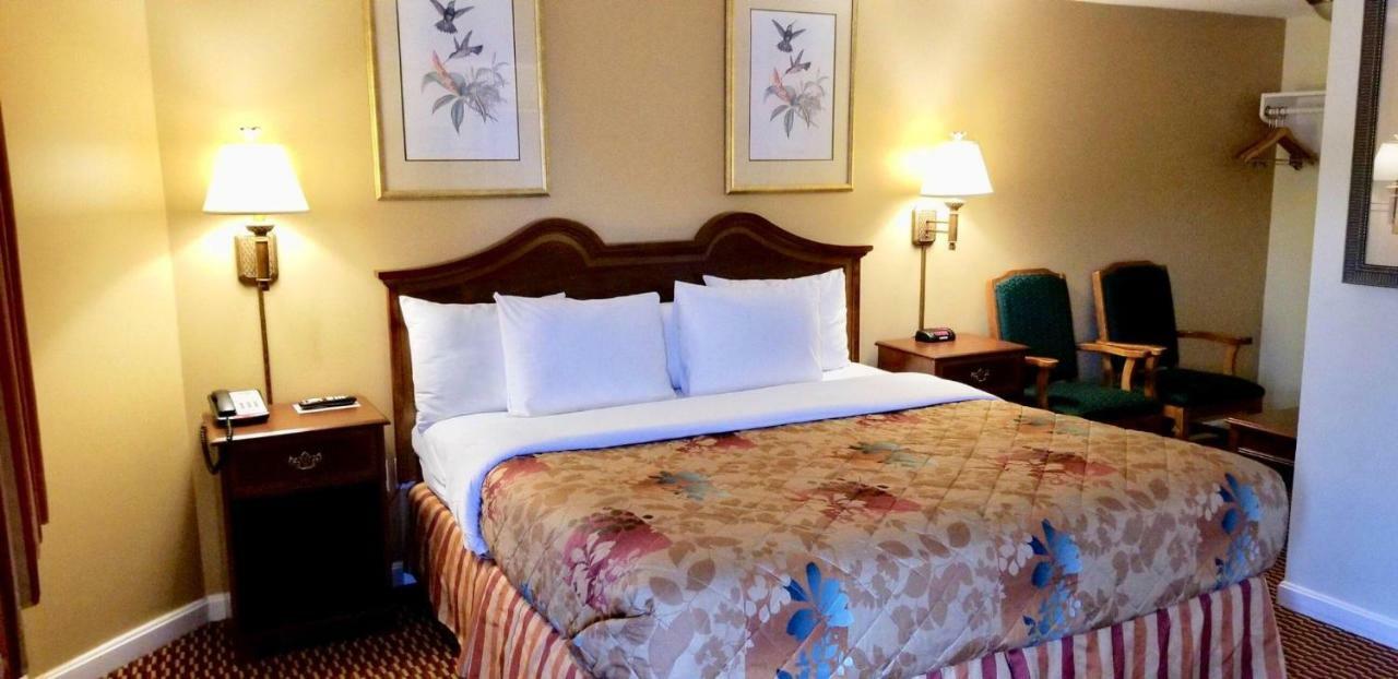 Scottish Inns Sturbridge Exterior foto